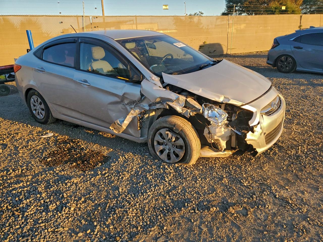 Hyundai ACCENT Se Image 3