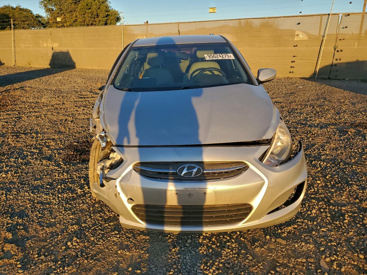 Hyundai ACCENT Se Image 7