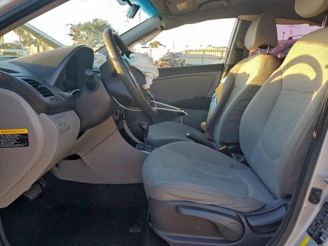 Hyundai ACCENT Se Image 2