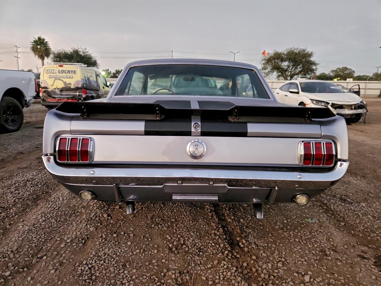 Ford Mustang Image 5