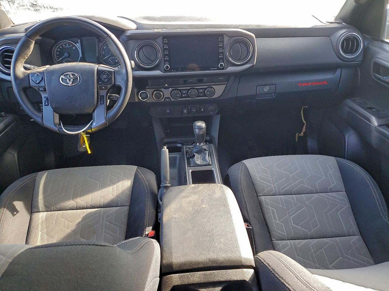 Toyota Tacoma Double Cab Image 11