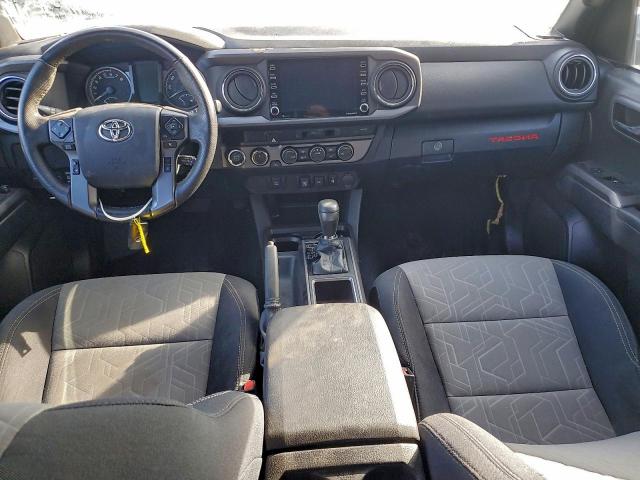 Toyota Tacoma Double Cab Image 11