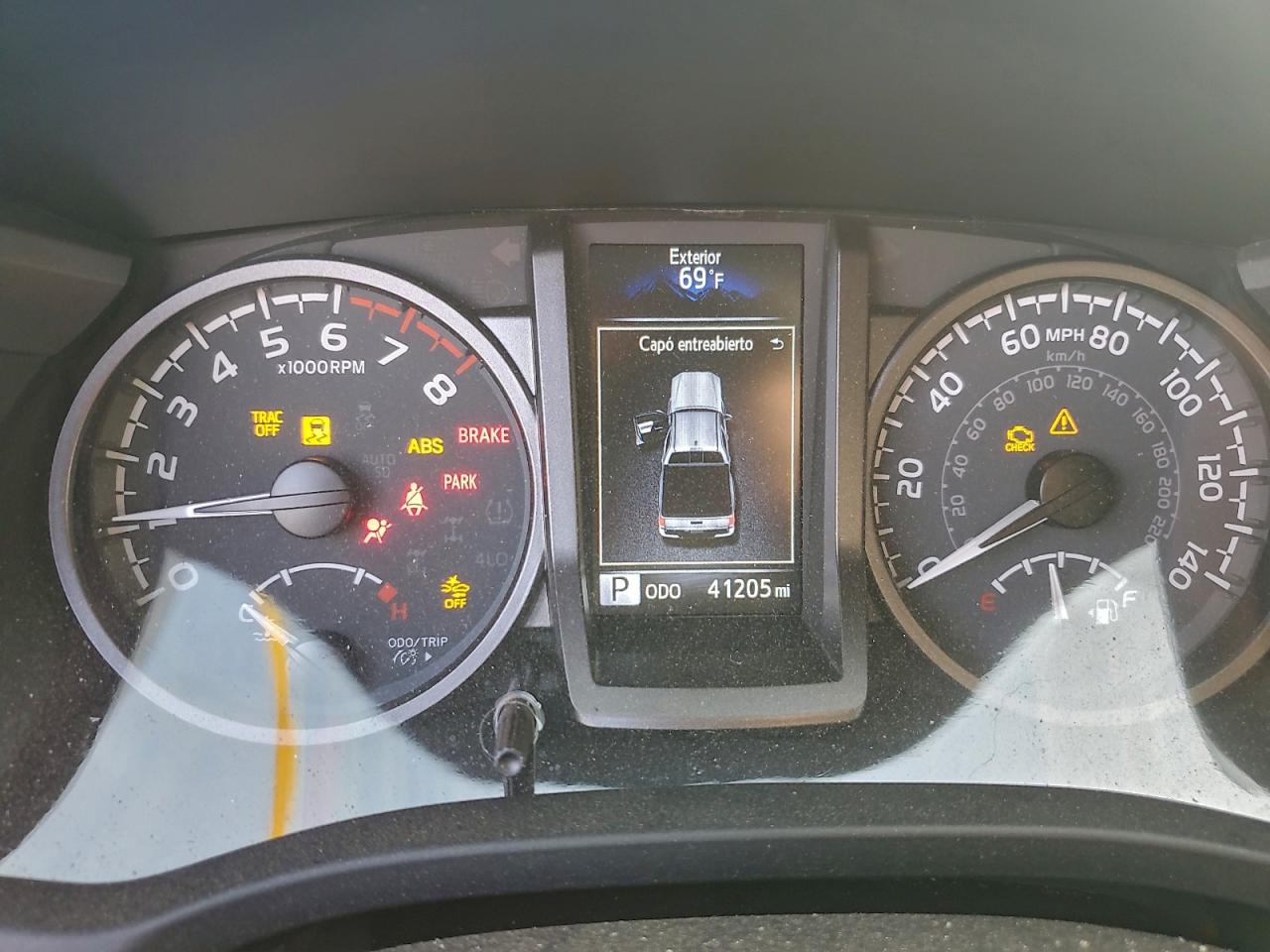 Toyota Tacoma Double Cab Image 8