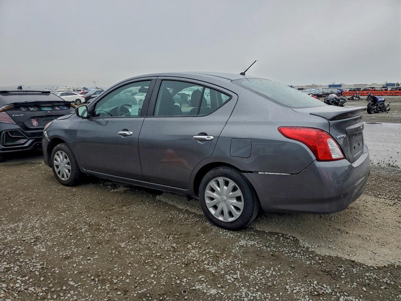 Nissan Versa S Image 2