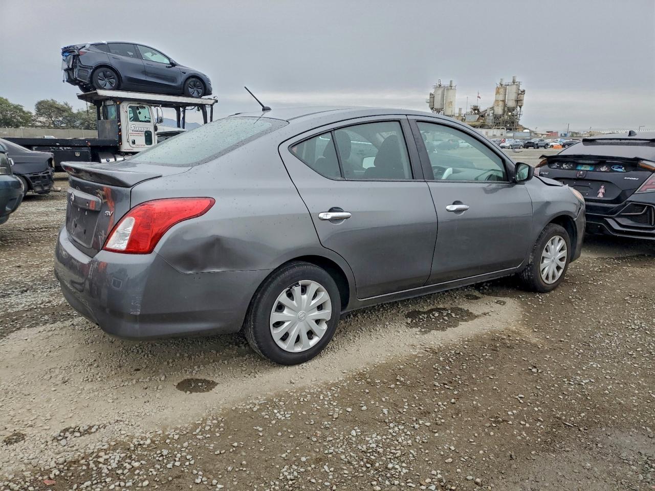 Nissan Versa S Image 3