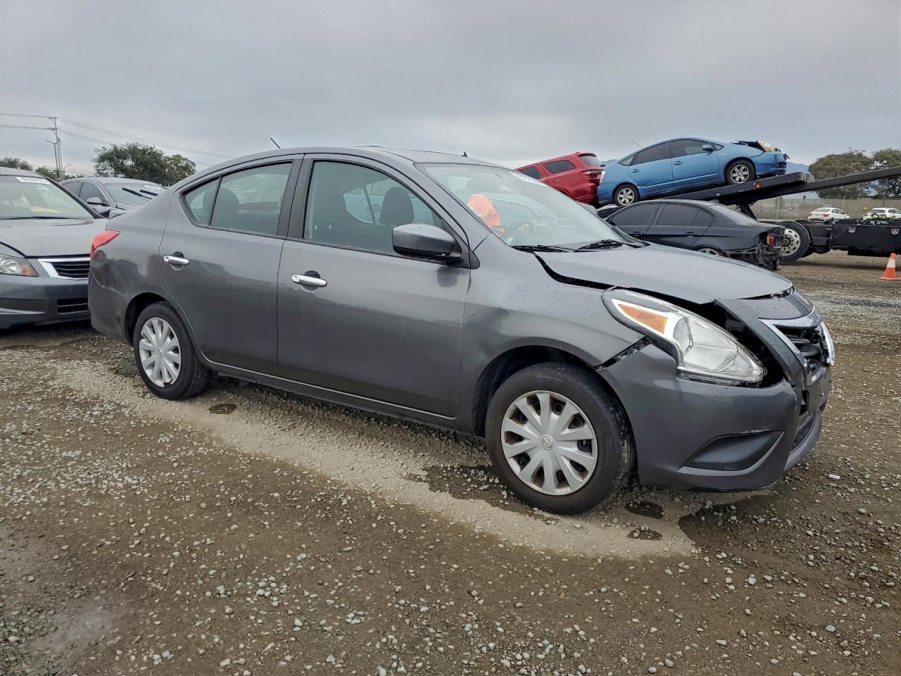 Nissan Versa S Image 5