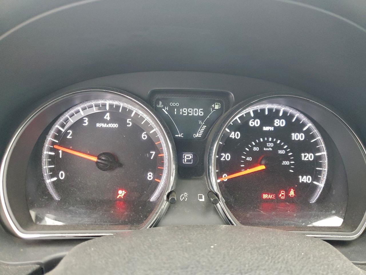 Nissan Versa S Image 8