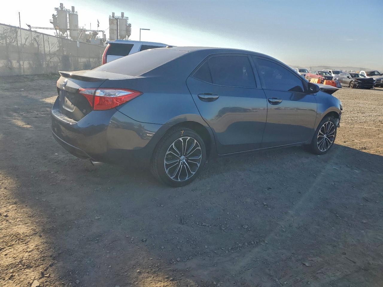 Toyota Corolla L Image 9