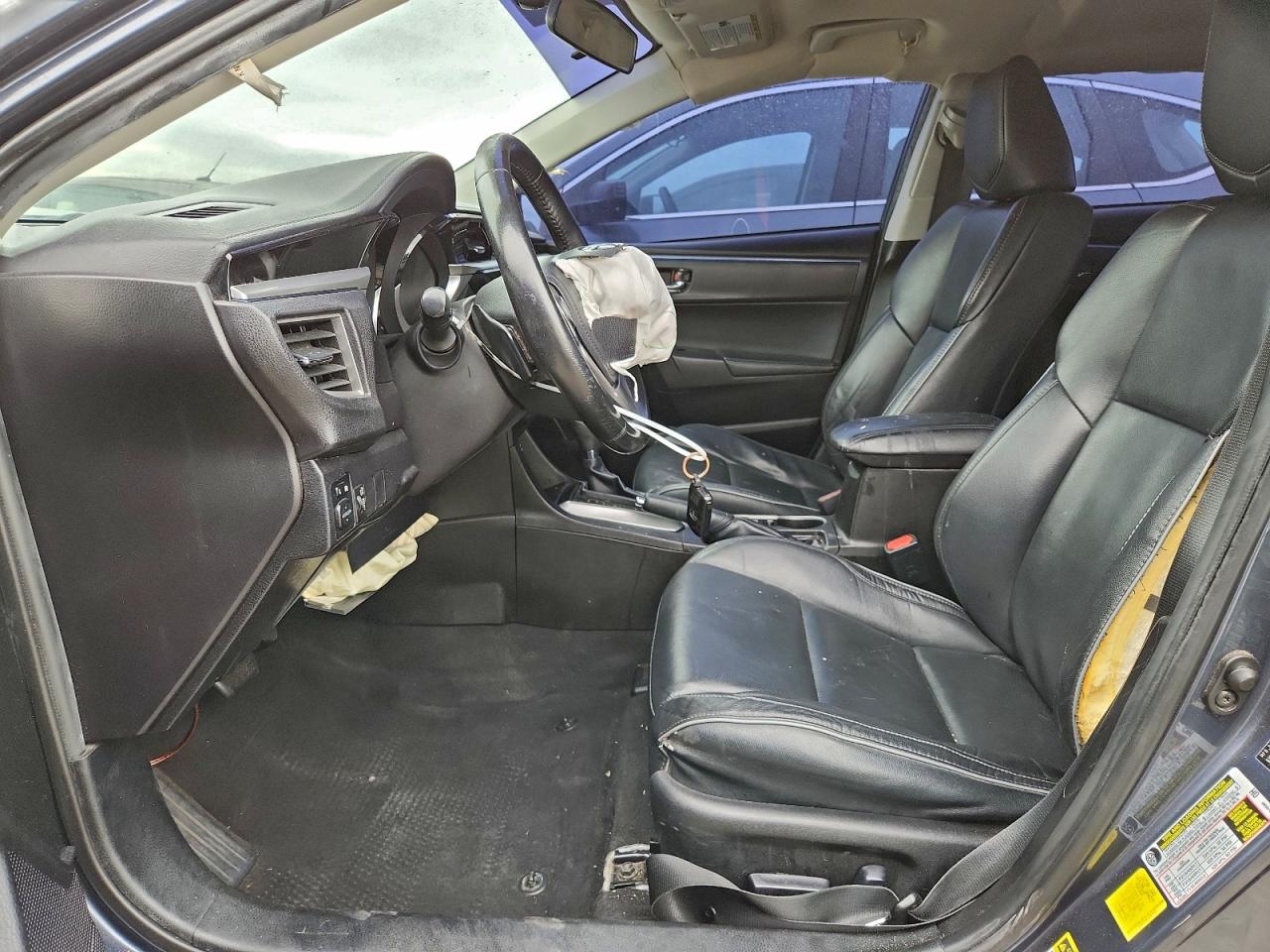 Toyota Corolla L Image 2