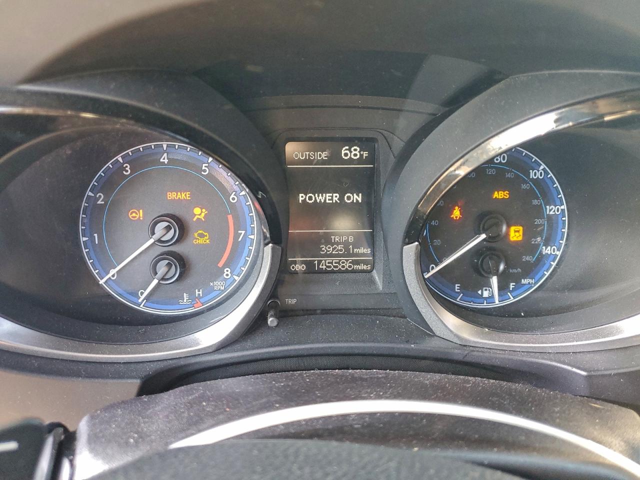 Toyota Corolla L Image 8