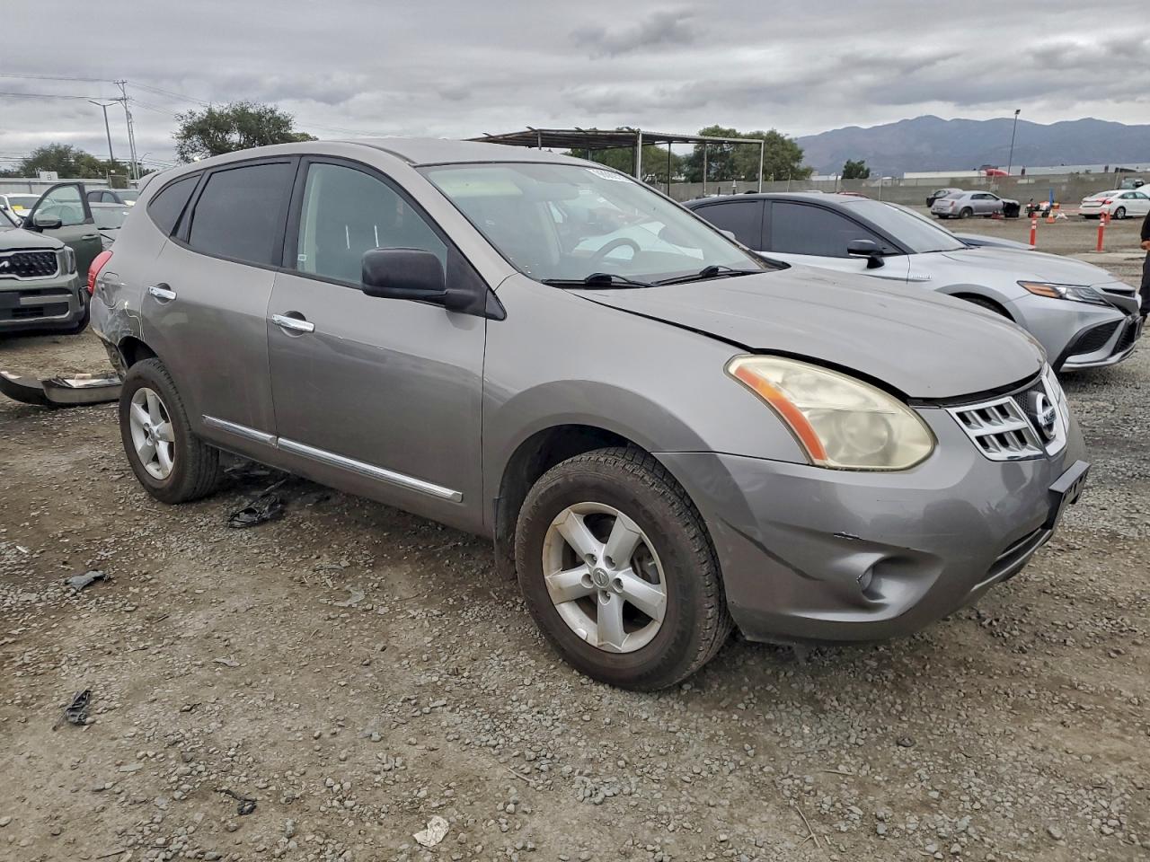 Nissan Rogue S Image 6