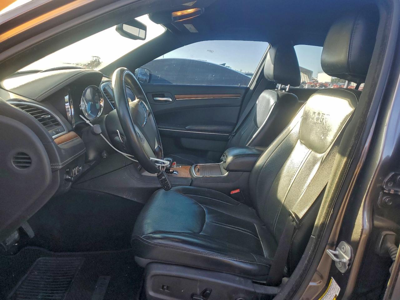 Chrysler 300 Varvatos Image 7