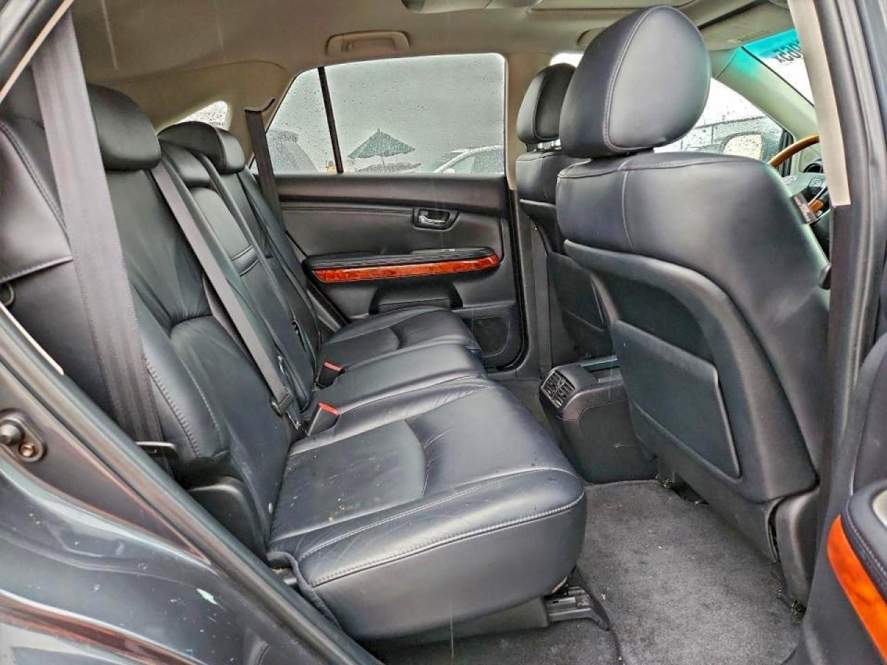 Lexus RX 330 Image 7