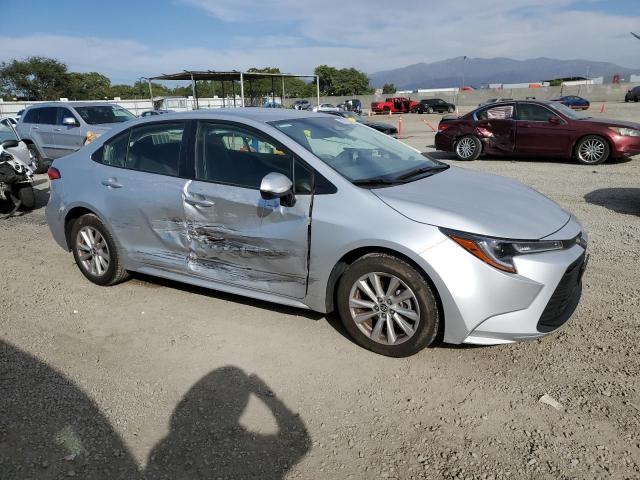 Toyota Corolla Le Image 4