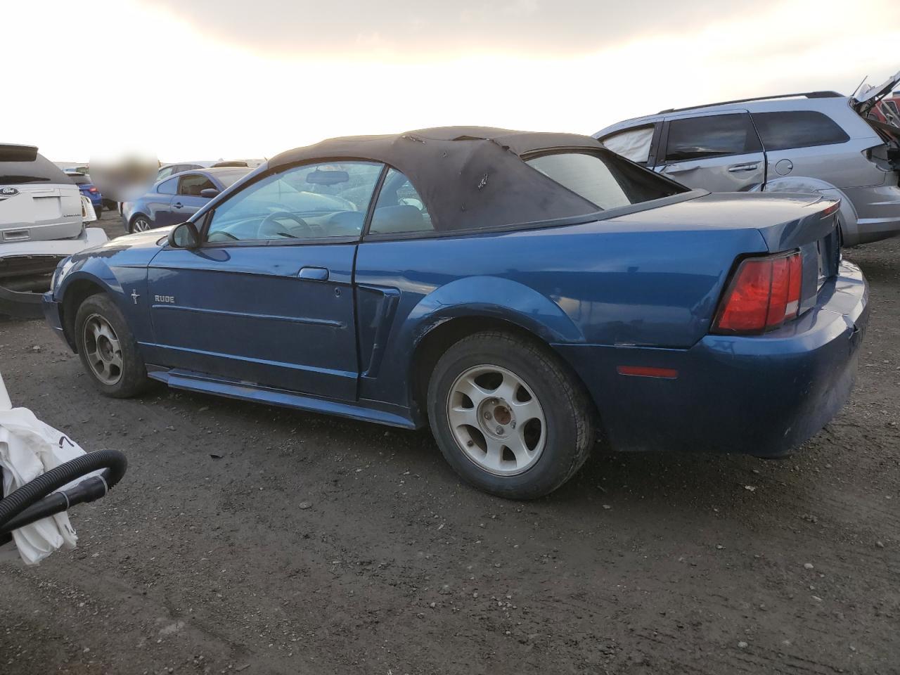 Ford Mustang Image 5