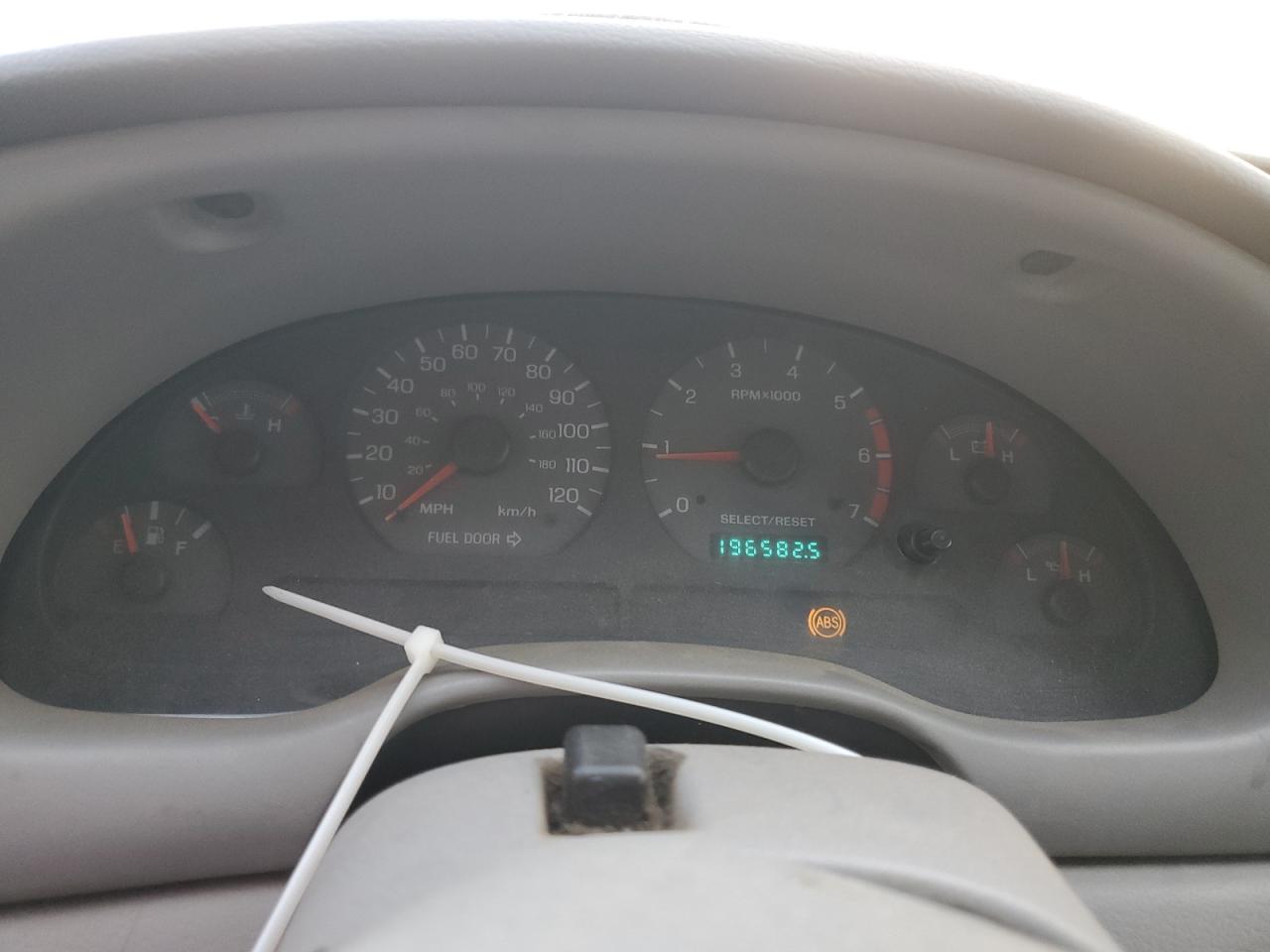 Ford Mustang Image 8