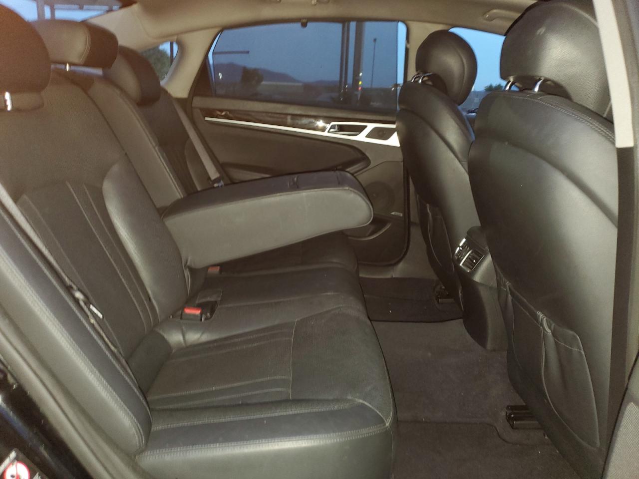 Hyundai Genesis 3.8l Image 11