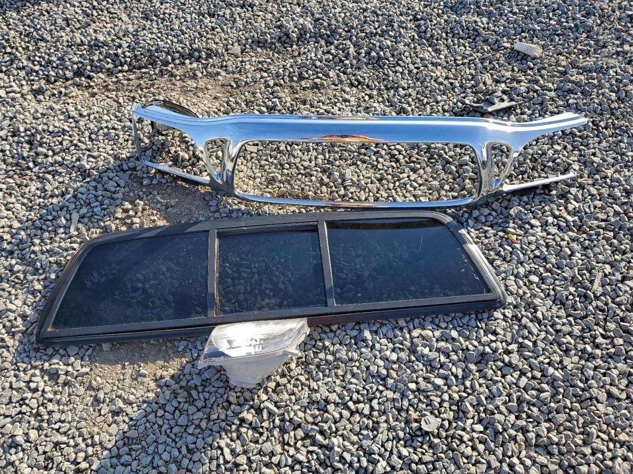 Toyota Tacoma Double Cab Prerunner Image 5