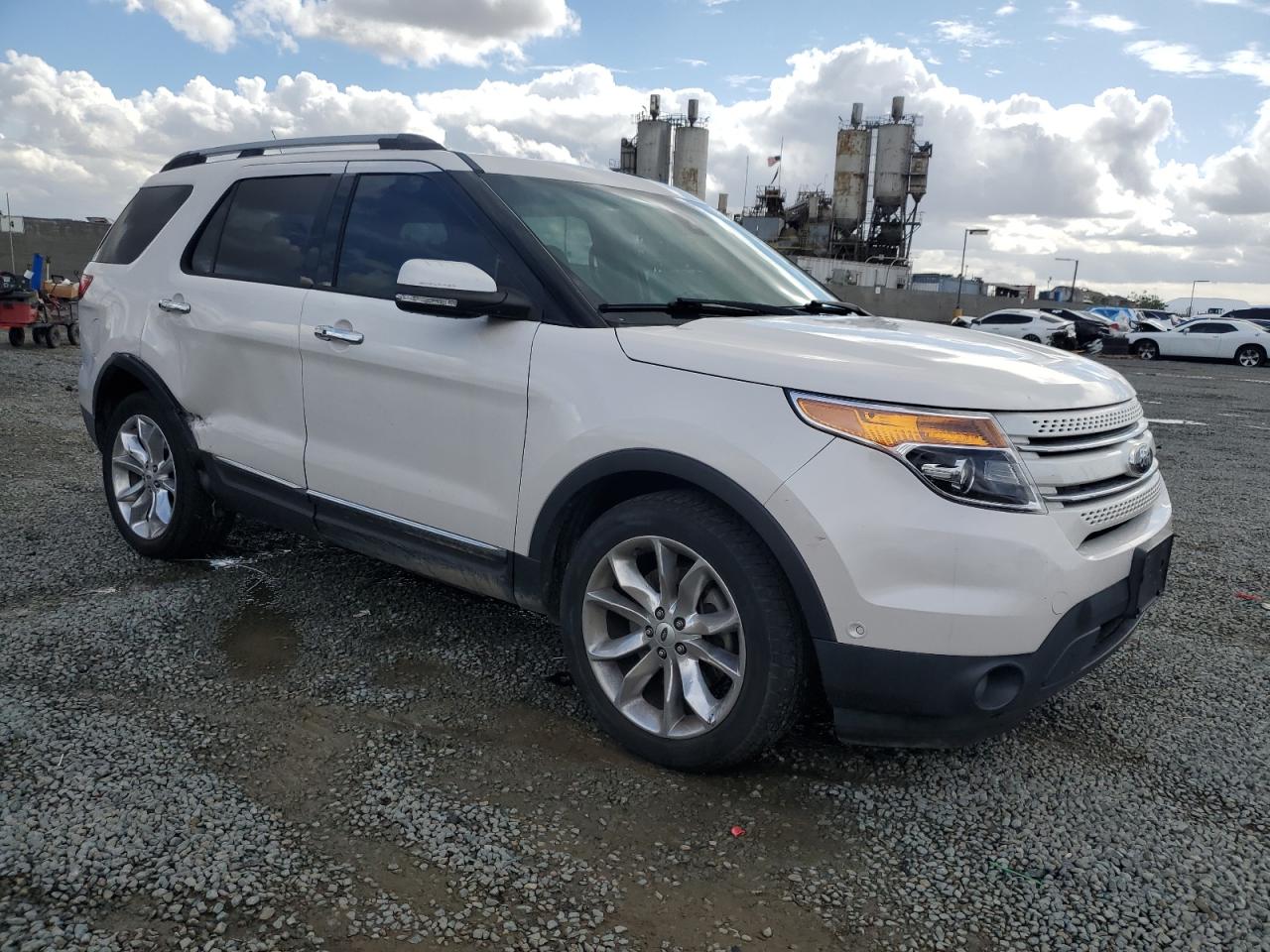 Ford Explorer Limited Image 12