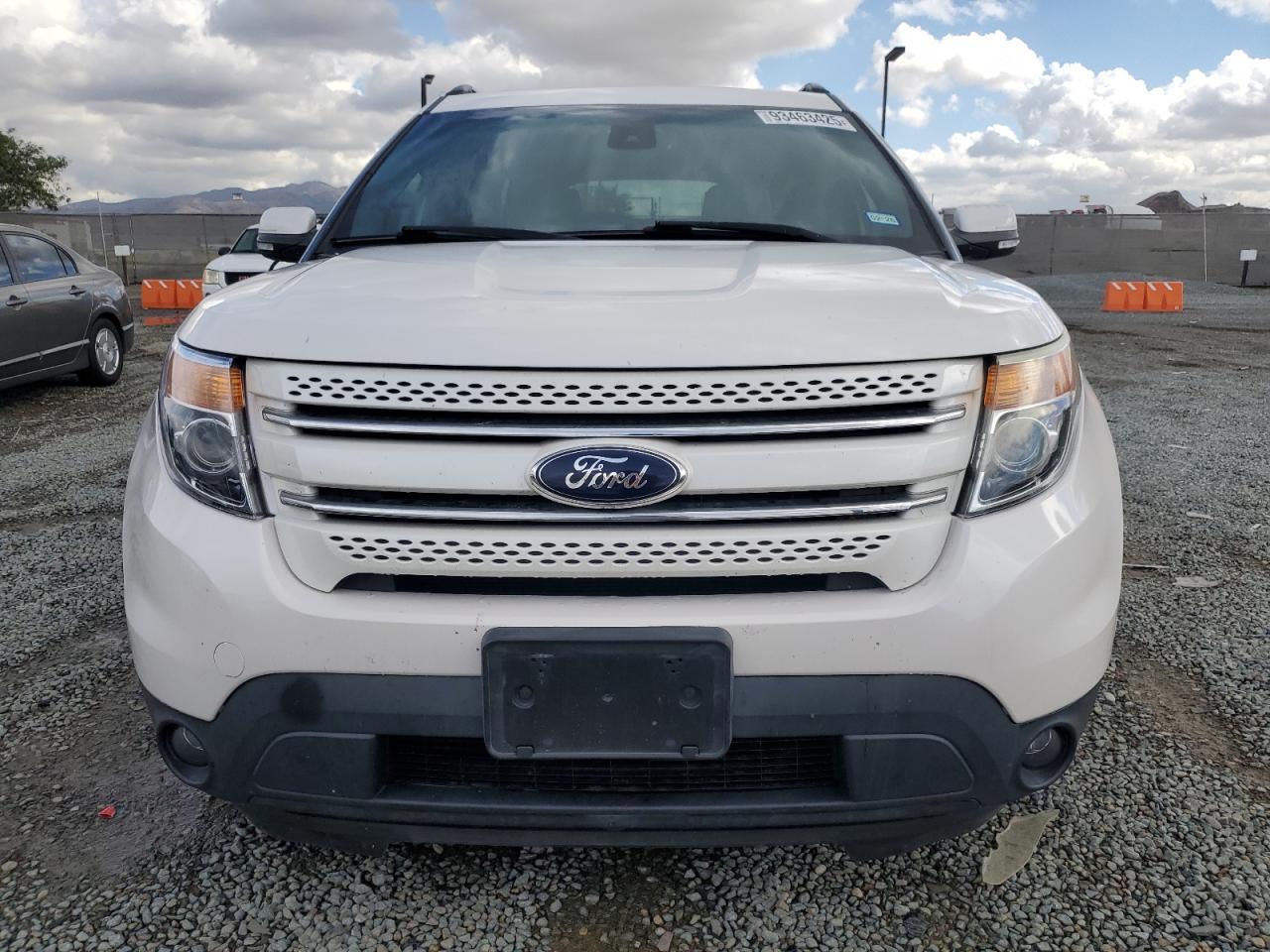 Ford Explorer Limited Image 2