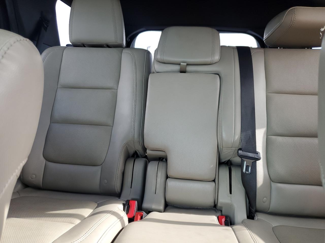 Ford Explorer Limited Image 4