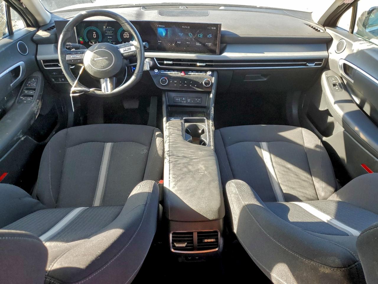 Hyundai SONATA Hybrid Image 8