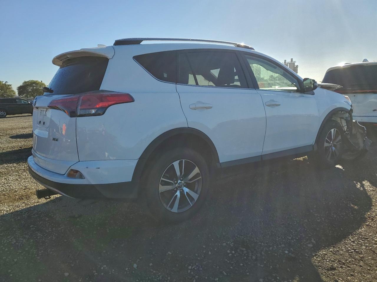 Toyota RAV4 Xle Image 11