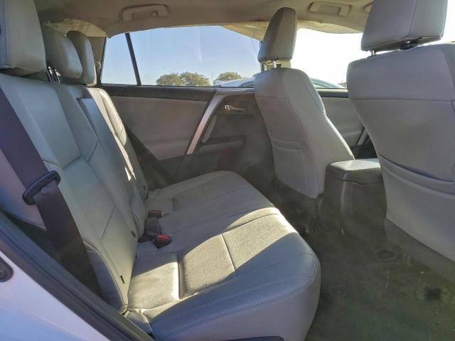 Toyota RAV4 Xle Image 8