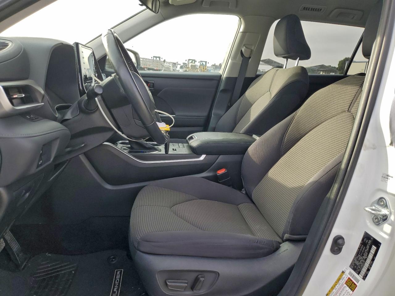 Toyota Highlander L Image 10