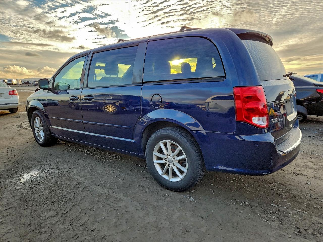 Dodge Caravan Sxt Image 3