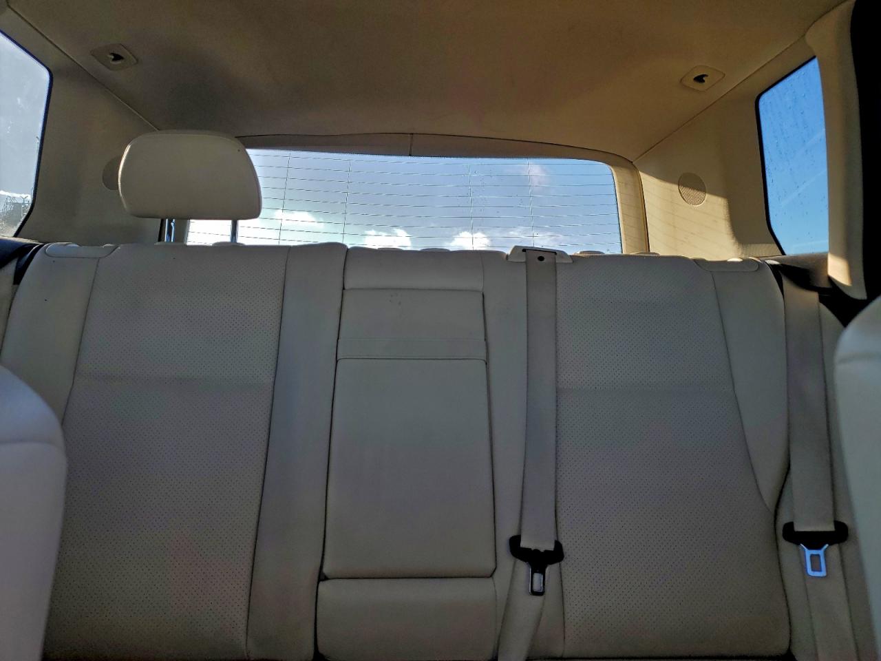 Mercedes-Benz GLK 350 Image 5