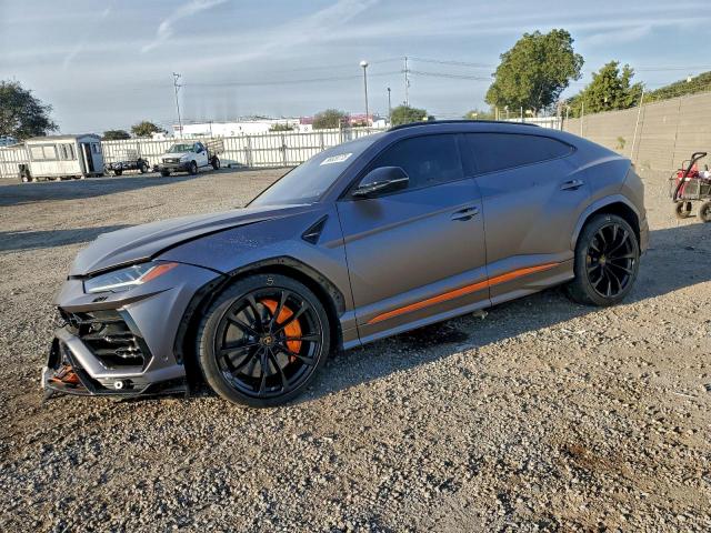  Salvage Lamborghini Urus