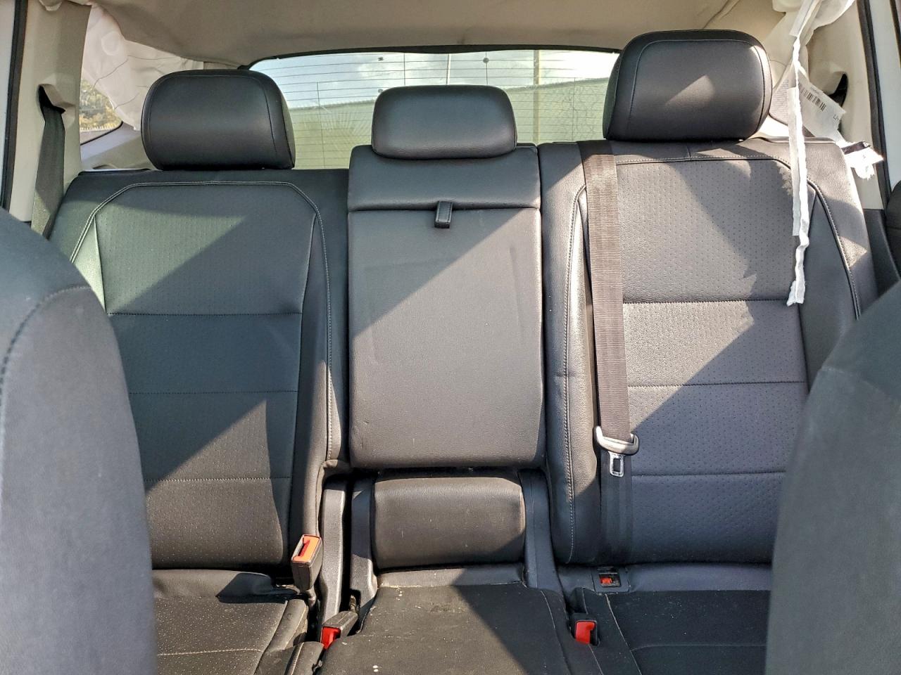 Volkswagen Tiguan Se Image 8