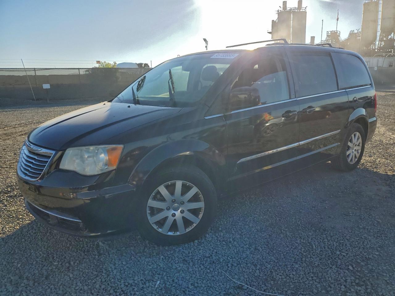 Chrysler Minivan Touring Image 1