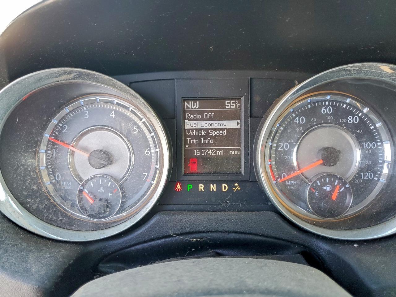 Chrysler Minivan Touring Image 13