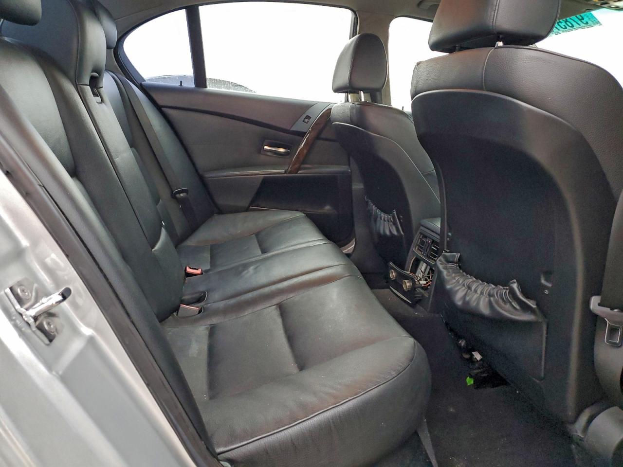 BMW 5 Series I Image 6