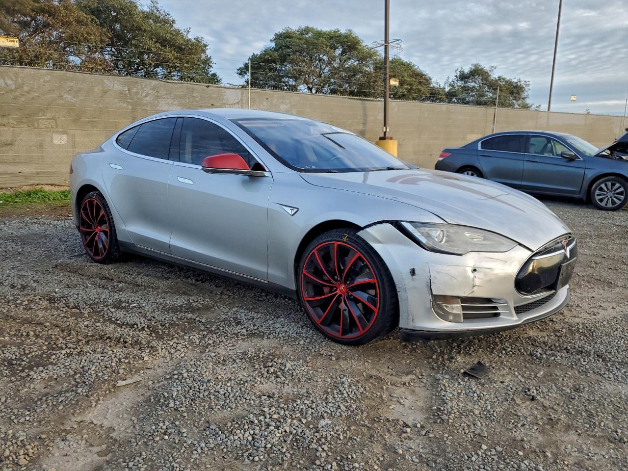 Tesla Model S Image 4
