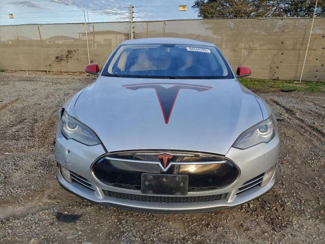 Tesla Model S Image 2