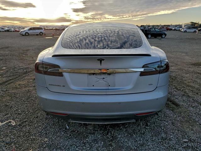 Tesla Model S Image 6