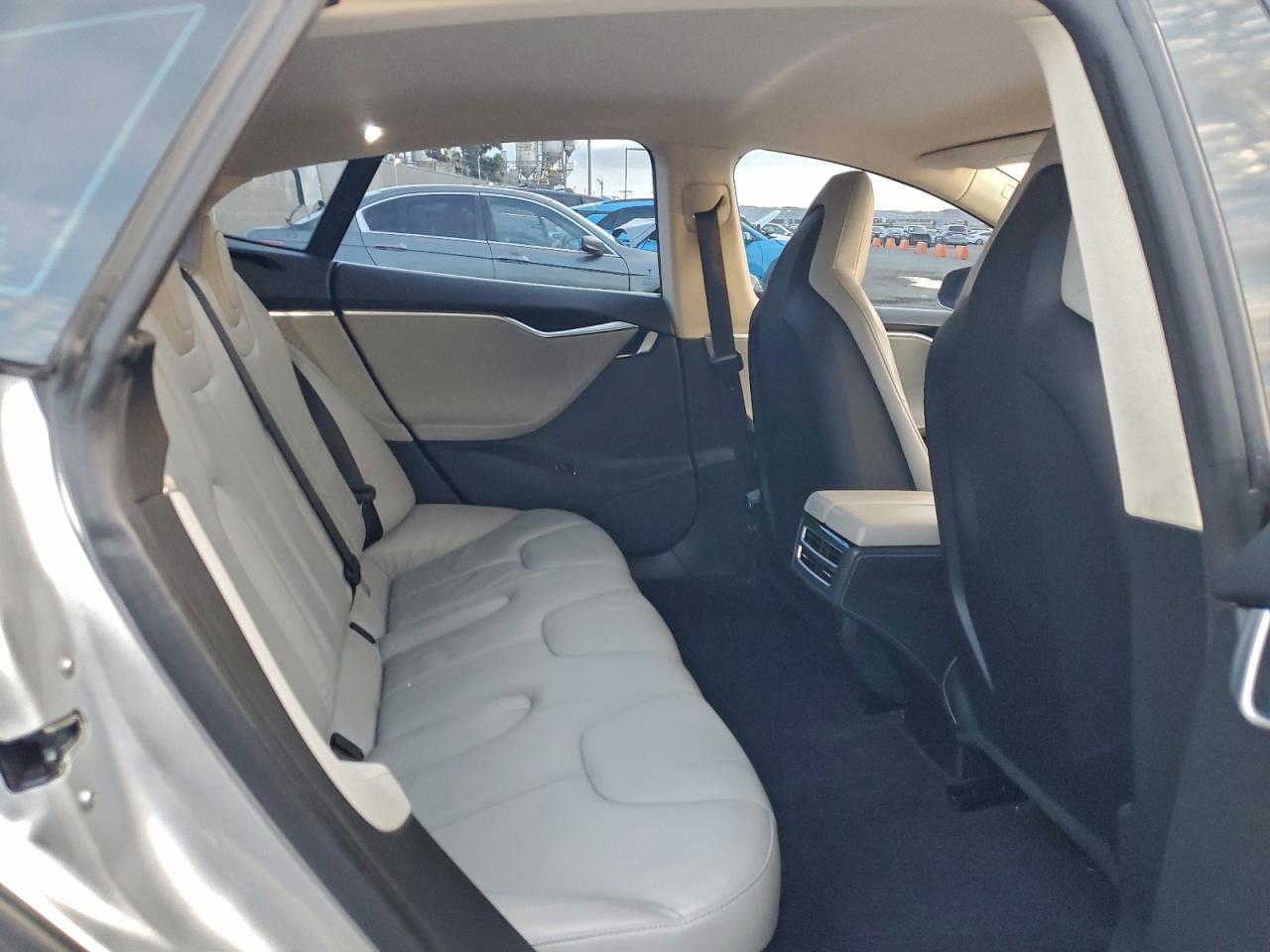 Tesla Model S Image 3