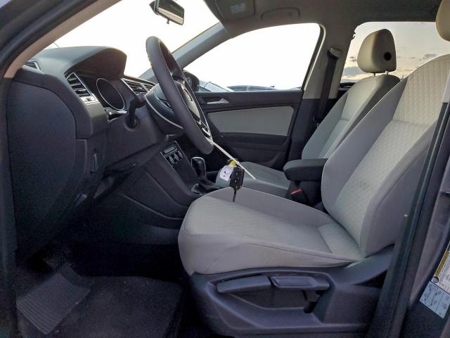 Volkswagen Tiguan S Image 5