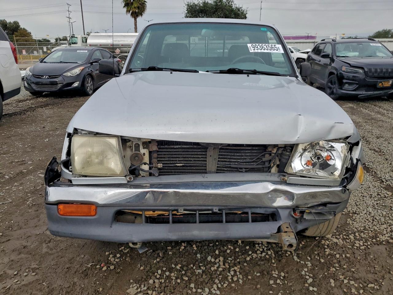 Toyota Tacoma Xtracab Image 3