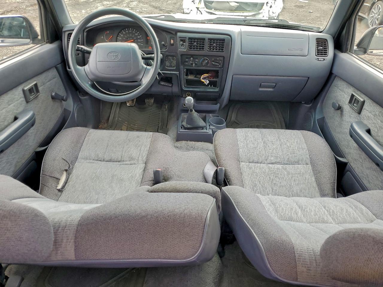 Toyota Tacoma Xtracab Image 9