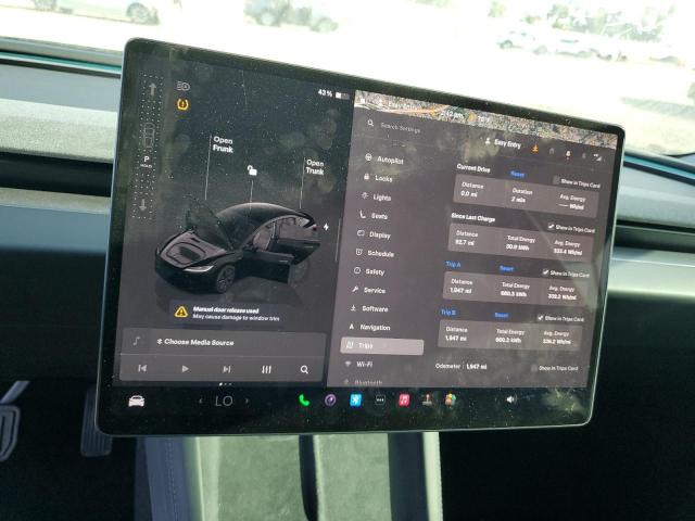 Tesla Model 3 Image 8