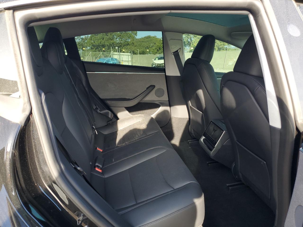 Tesla Model 3 Image 7