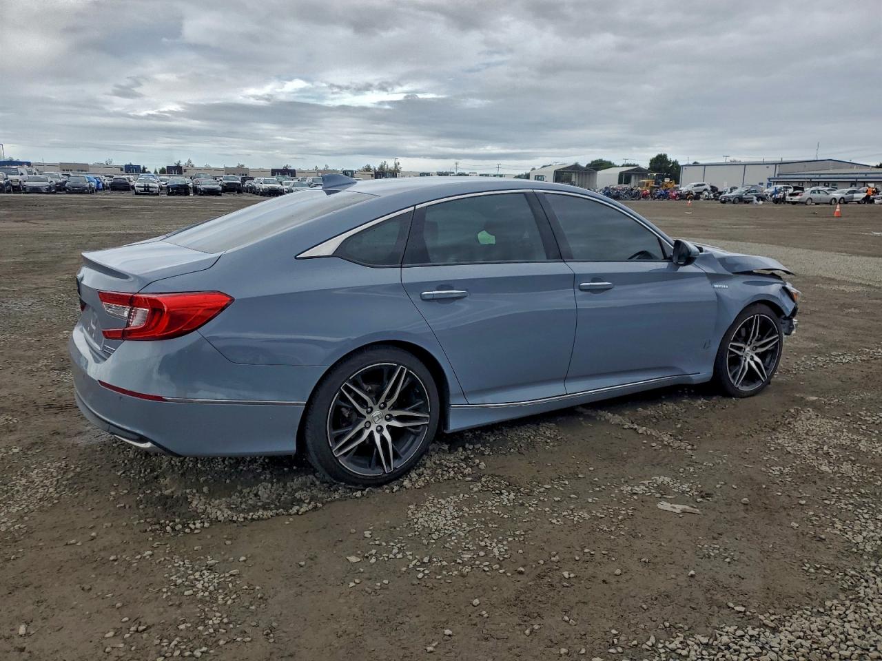 Honda Accord Touring Hybrid Image 2