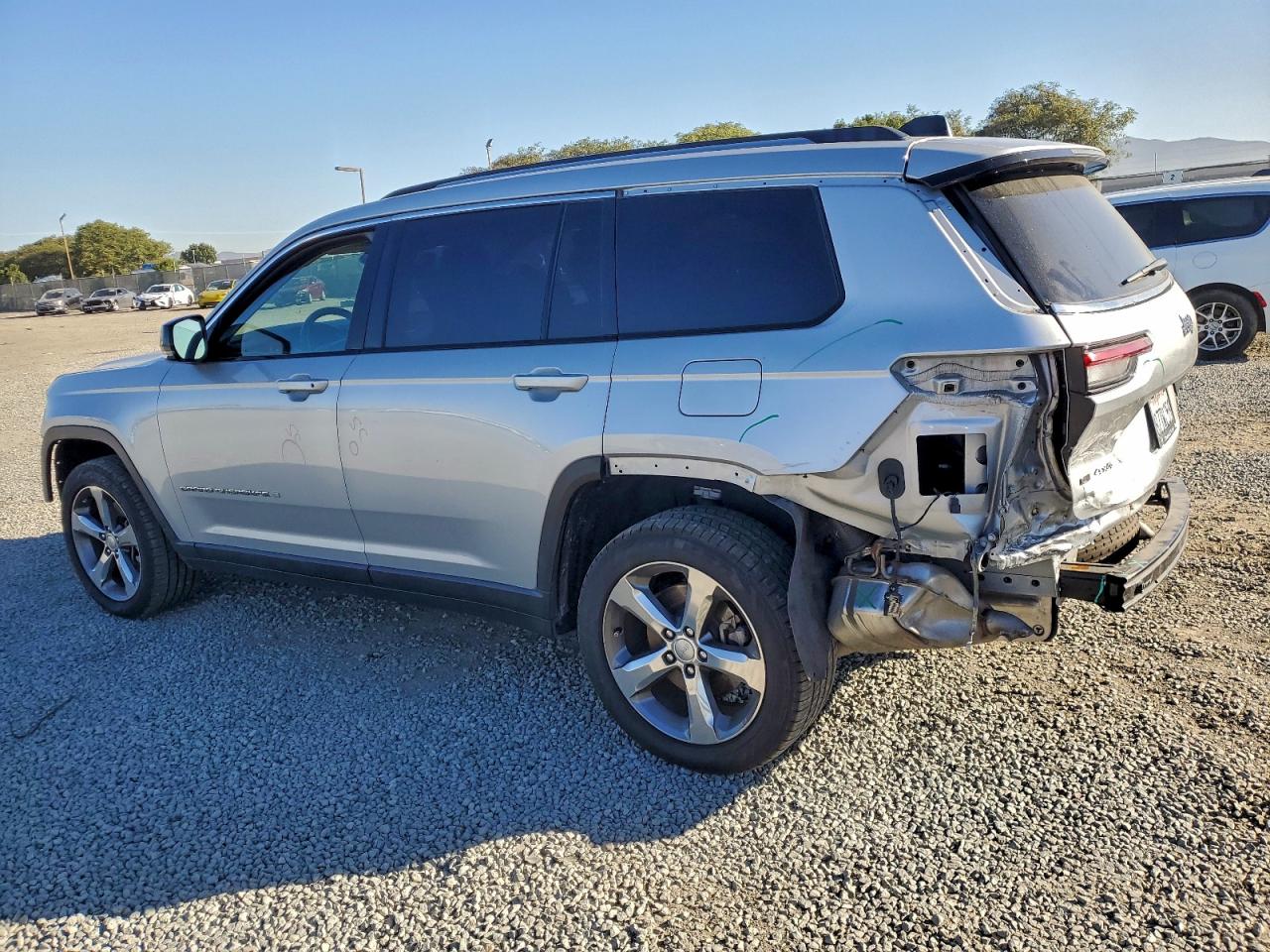 Jeep Grand Cherokee L Limited Image 3