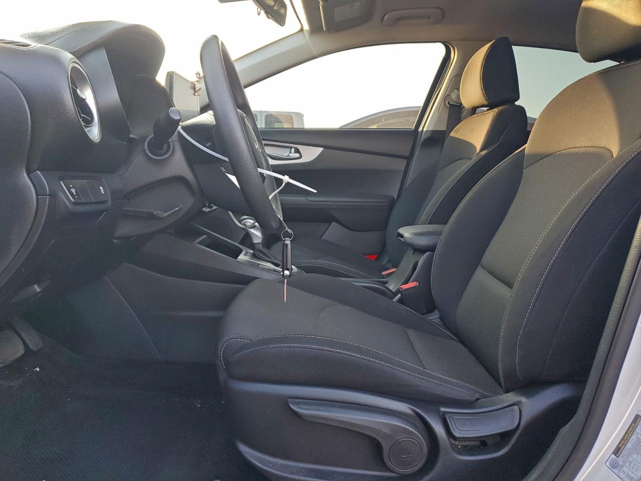 Kia Forte Fe Image 6