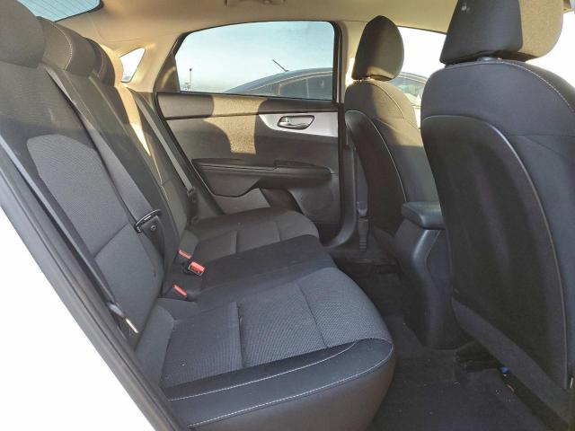 Kia Forte Fe Image 8