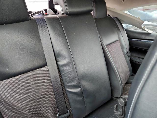 Toyota Corolla L Image 9